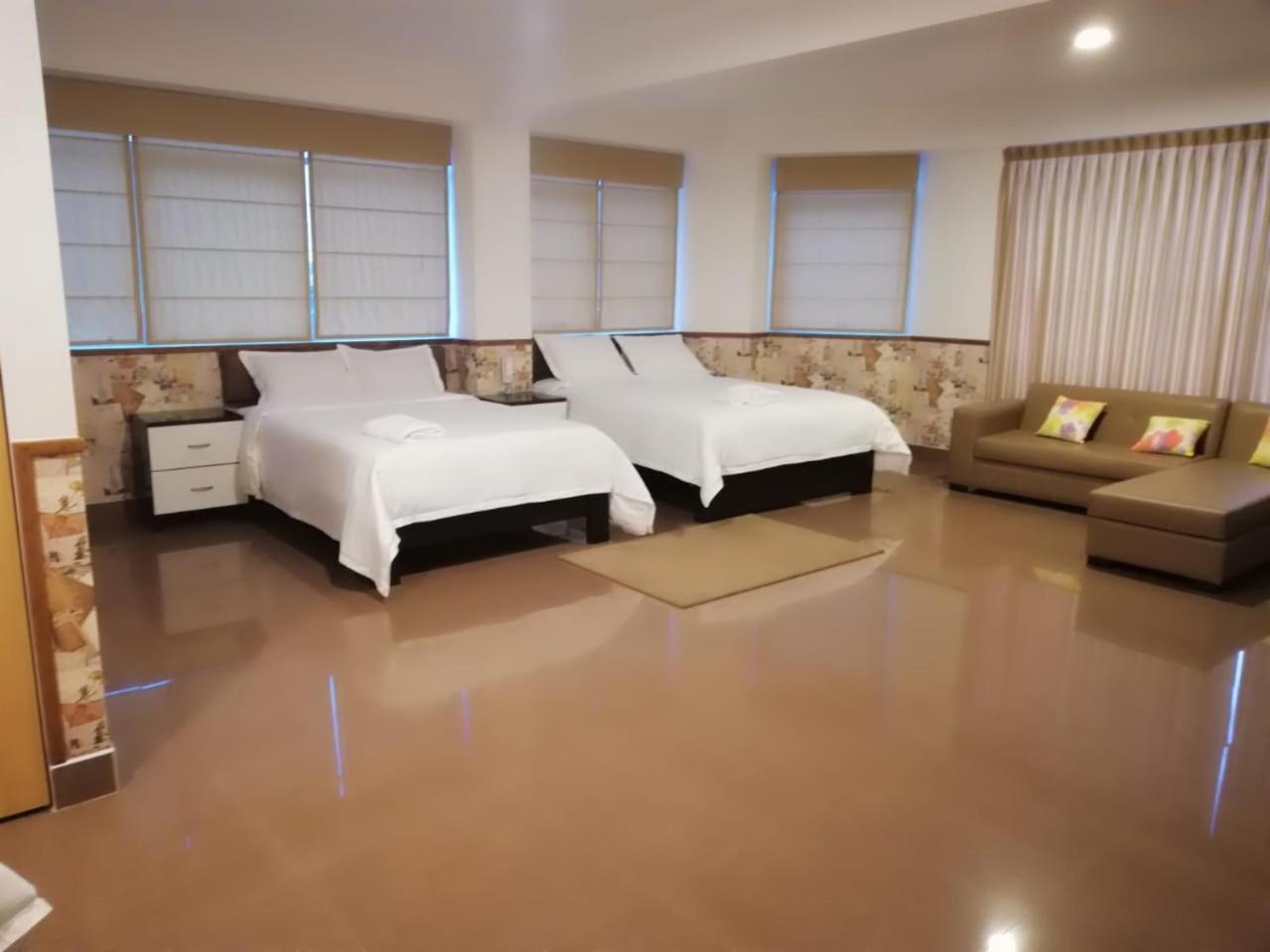 Hotel Costa Riviera Mala Extérieur photo