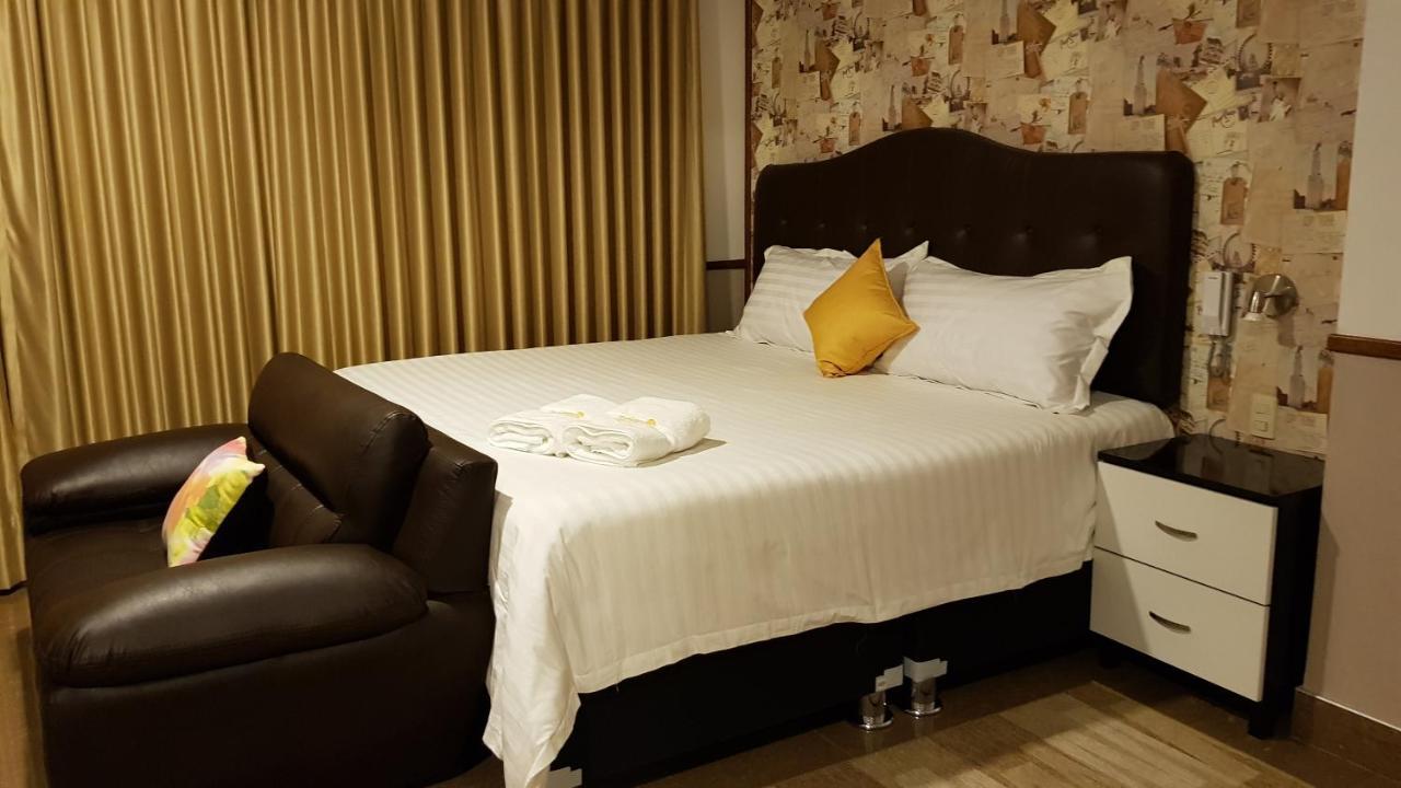 Hotel Costa Riviera Mala Extérieur photo
