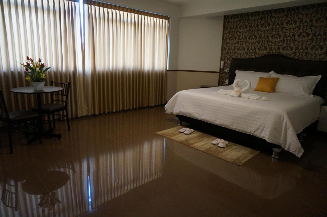 Hotel Costa Riviera Mala Extérieur photo